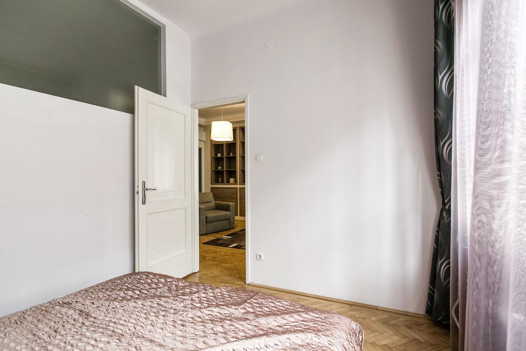 Apartment At Nagymezo Budapest Exterior photo
