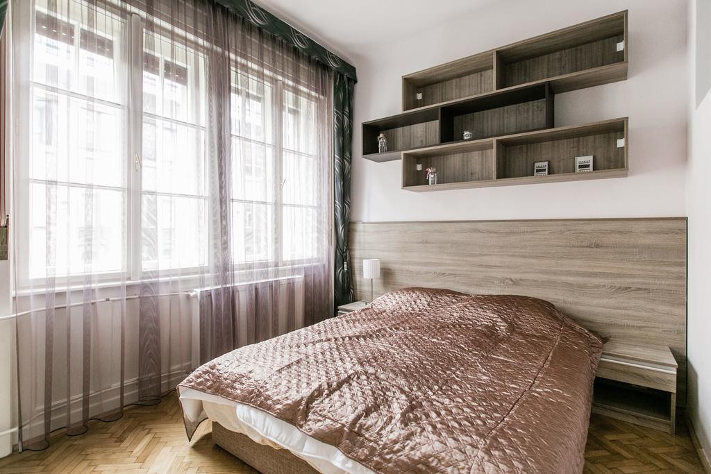 Apartment At Nagymezo Budapest Exterior photo